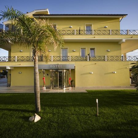 Hotel Villa Tirreno Tarquinia Exterior foto