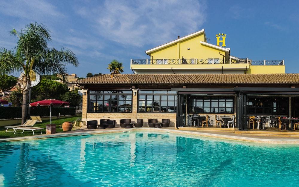 Hotel Villa Tirreno Tarquinia Exterior foto