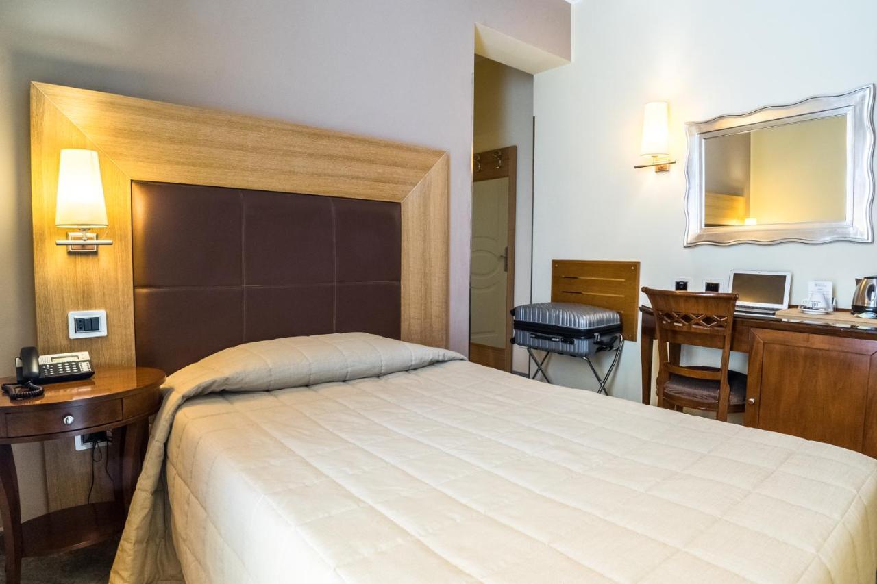Hotel Villa Tirreno Tarquinia Exterior foto